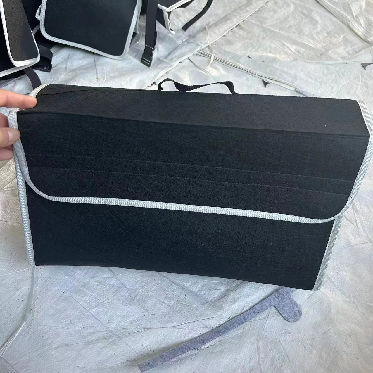 Car trunk organizer with lid