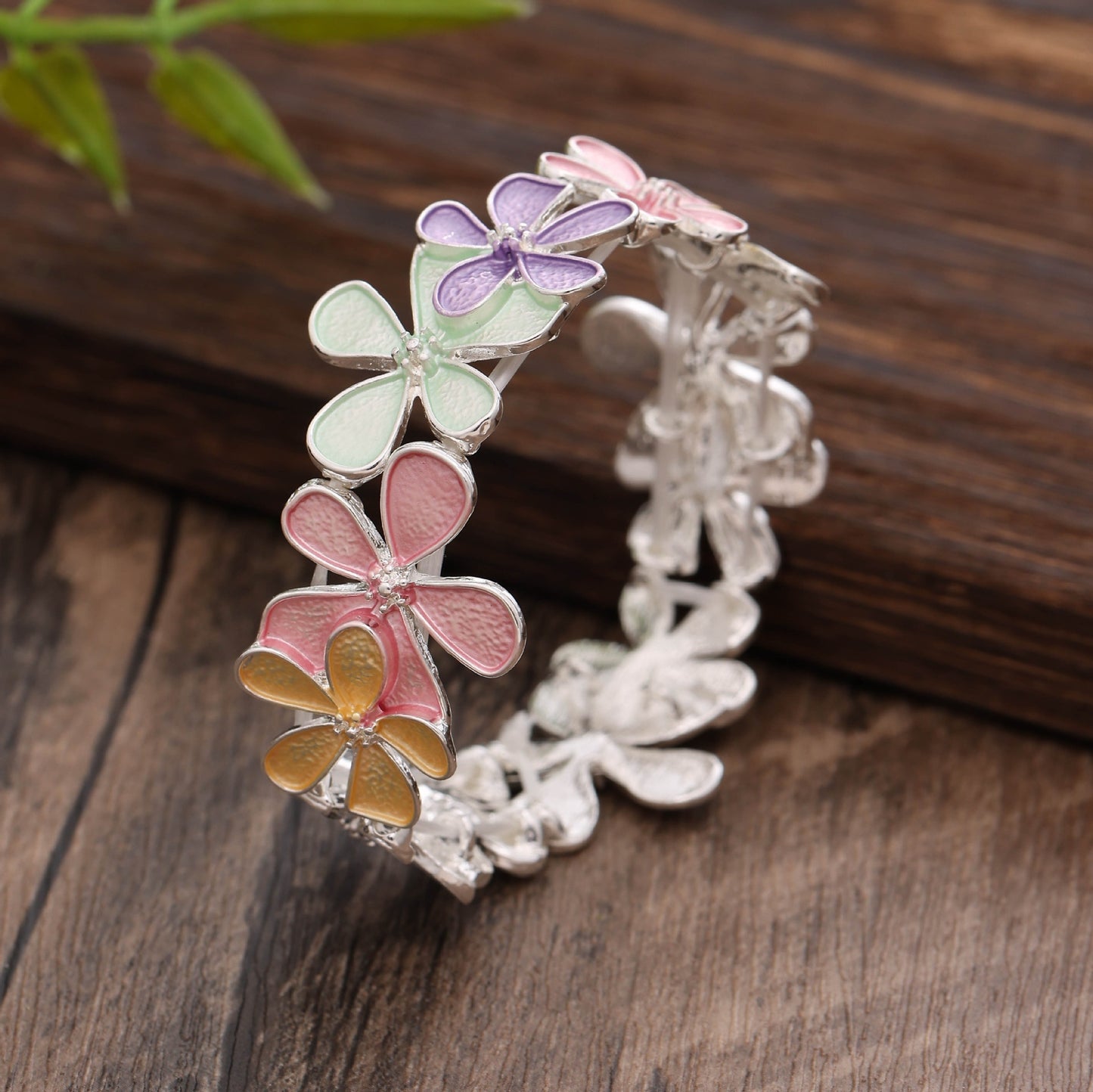 Alloy hand bracelet for women