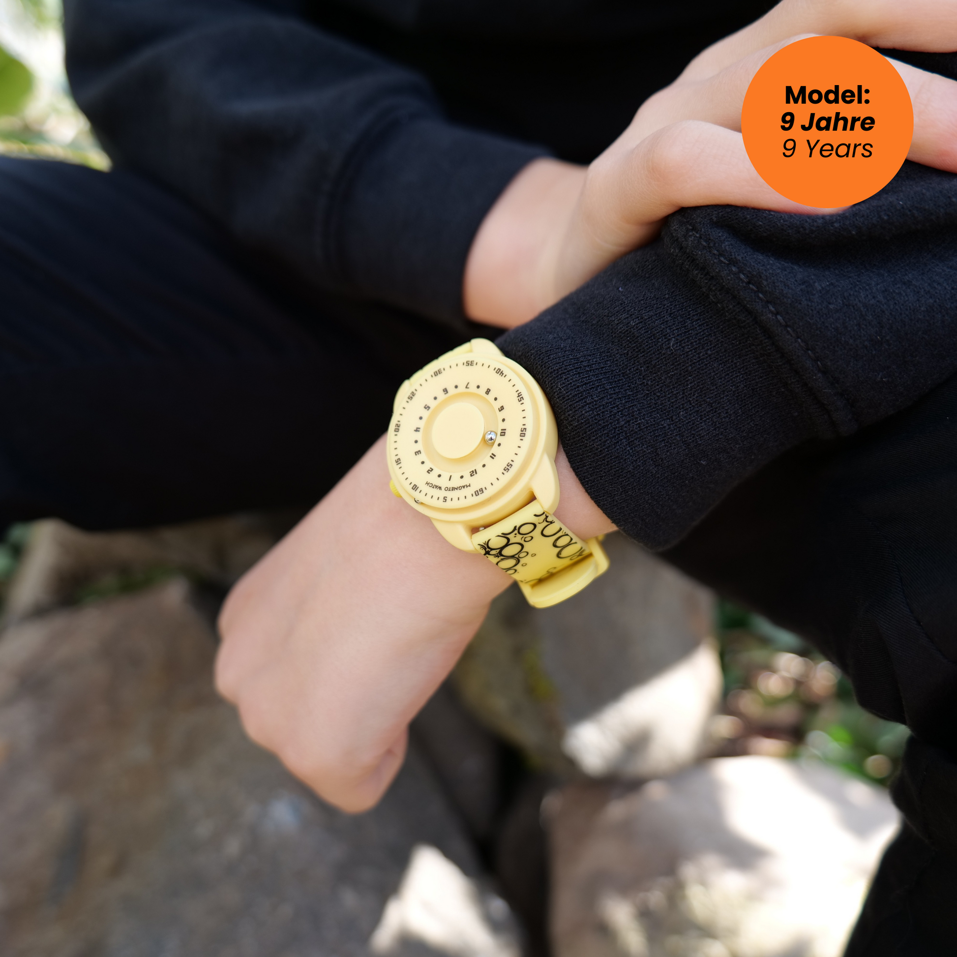 Magnetic ball kids watch