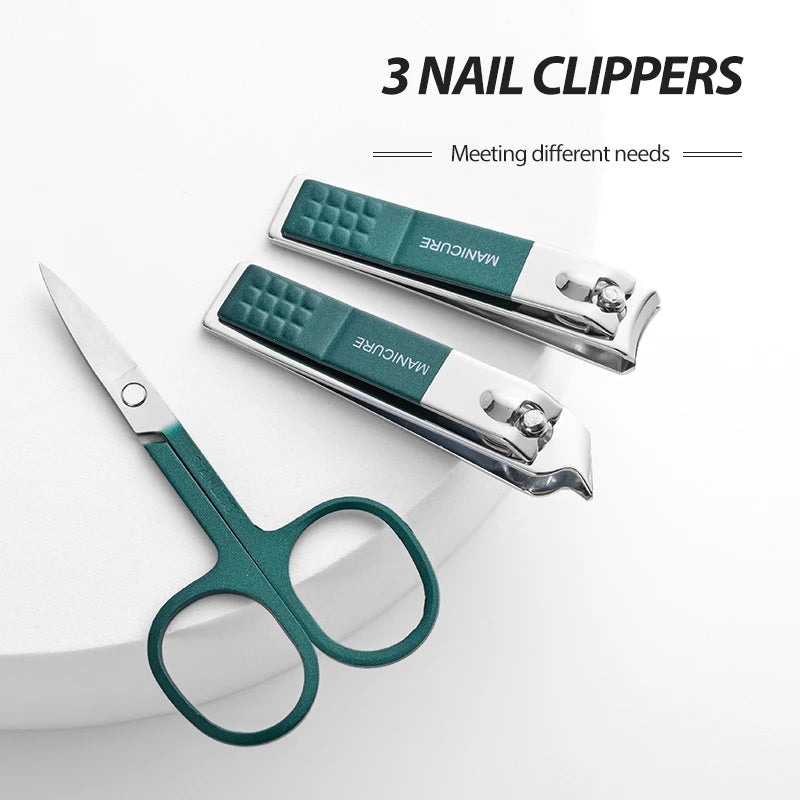Ergonomic nail clippers