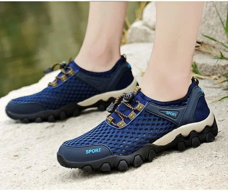 Casual mountaineering shoes