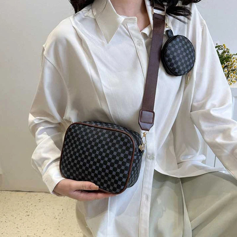 Applique decorated handbags