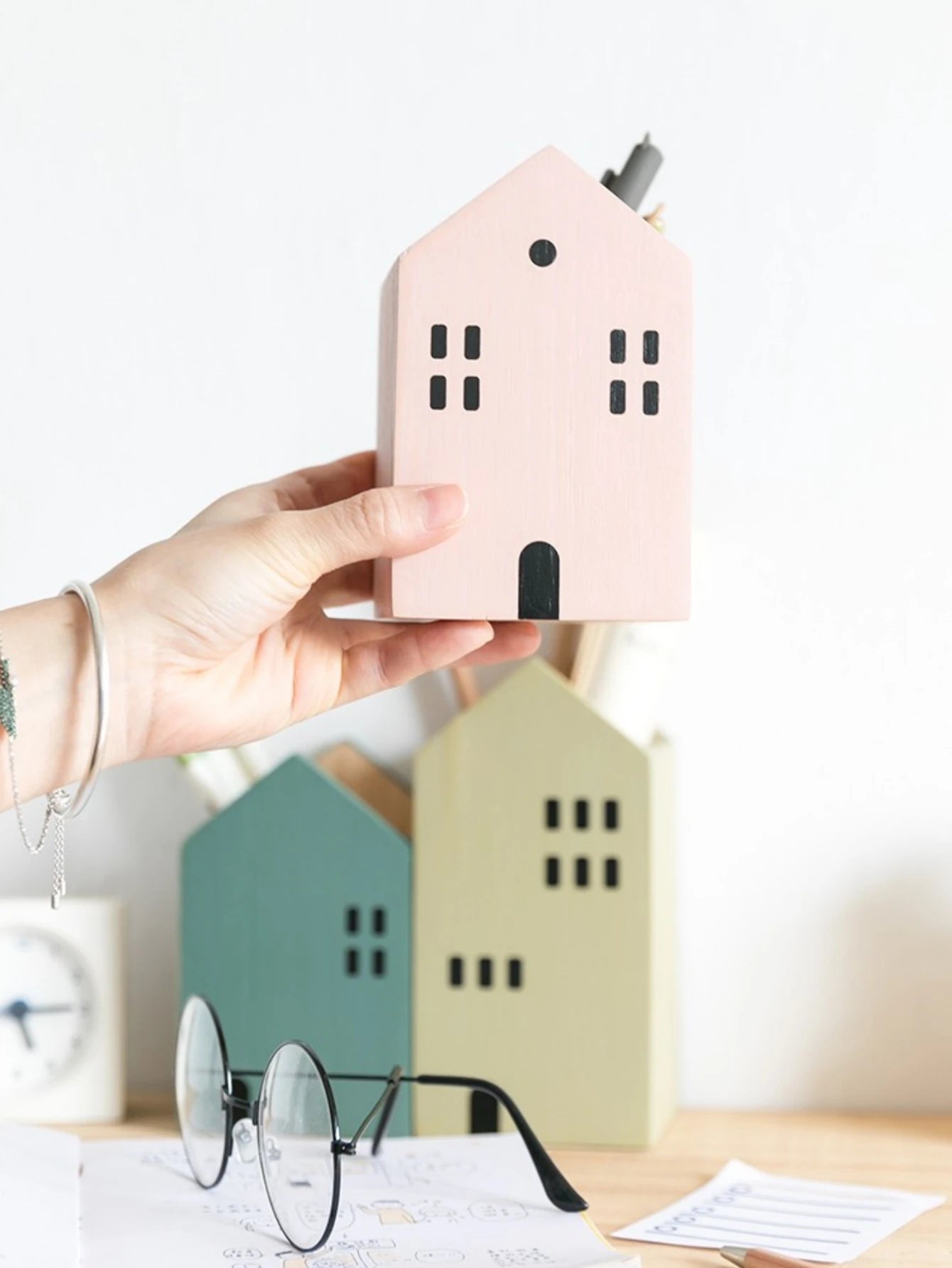 Wooden pencil holder